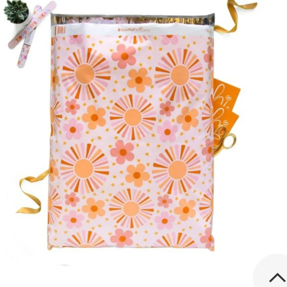 15ct. 19x24 Polymailers - Random Thank you cards/stickers.  ✨️PRICE FIRM✨️